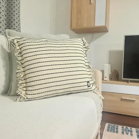 Tranquility Base Apartment *